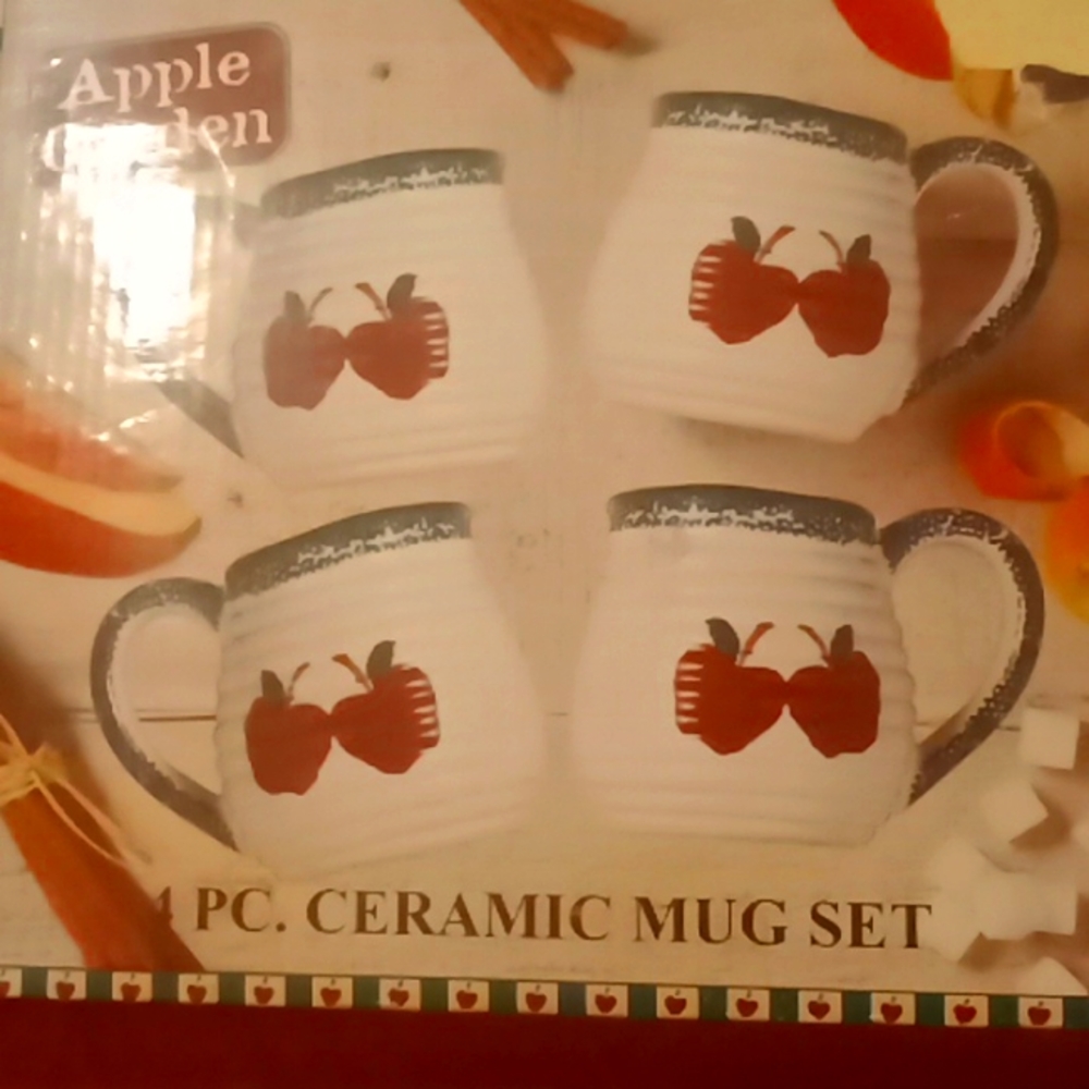Apple cup set